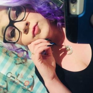 Meet your Posher, Monica